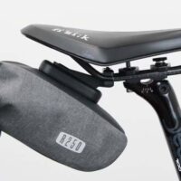 OsmaR250 防水サドルバッグスモール ブラック/グレー